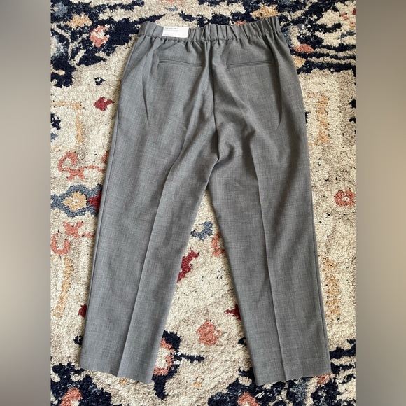 Ann Taylor 
The Easy Ankle 
High rise 
L
New with tags 
$98 tag price - Picture 6 of 7